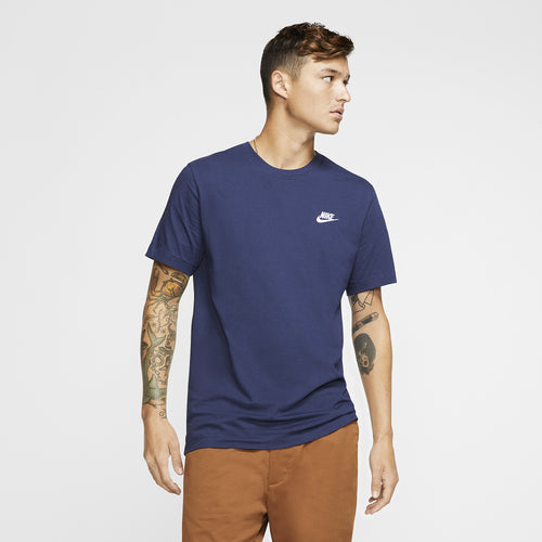 Maglietta Nike da uomo NSW Club a maniche corte – Uomo, colore Midnight Navy/Bianco, taglia S Senso.it | Boutique Online