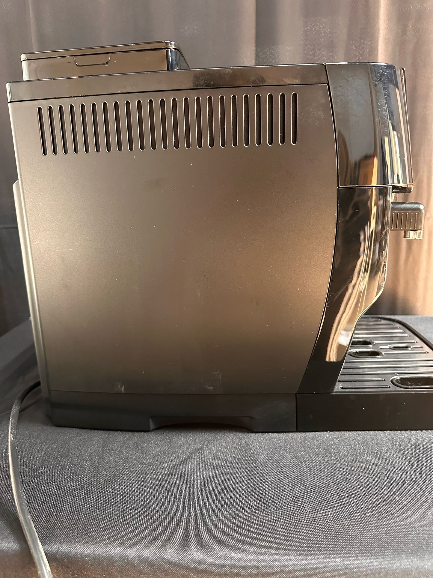Macchina Caffè Automatica DeLonghi Magnifica Start ECAM220.60.B Nera - USATA Senso.it | Boutique Online